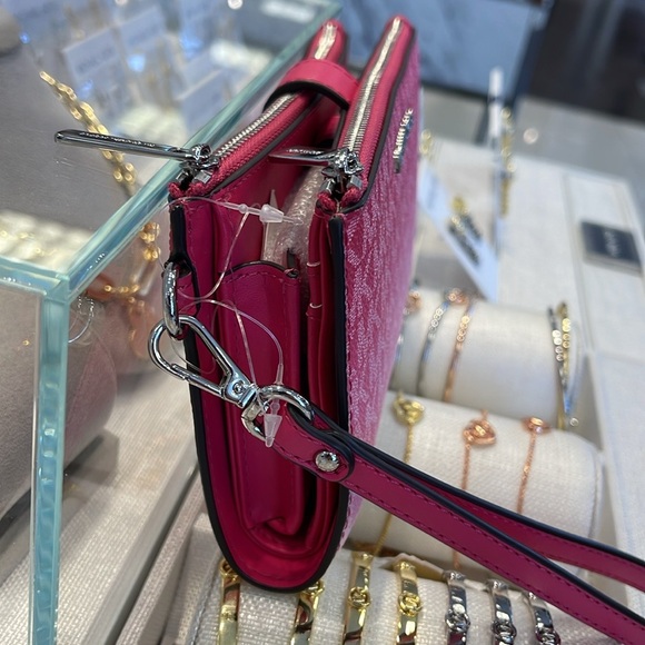 MICHAEL KORS
Jet Set Large Logo Signature Double-Zip Wristlet-Wallet-Phone Case - Picture 7 of 16